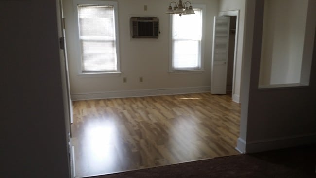 150 Elizabeth St, Unit #2 in Conshohocken, PA - Foto de edificio - Building Photo