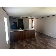 1085 Spring Bay Rd in East Peoria, IL - Building Photo - Building Photo