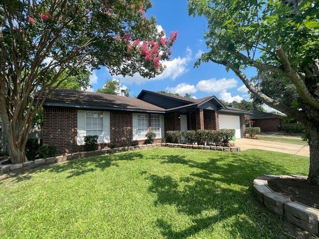 property at 3611 Shadow Trail