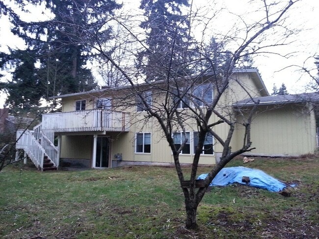 14608 SE 19th Pl in Bellevue, WA - Building Photo - Building Photo