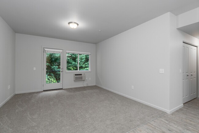 Trillium Woods Apartments in Beaverton, OR - Building Photo - Interior Photo