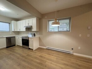 21292 123 Av in Maple Ridge, BC - Building Photo - Building Photo