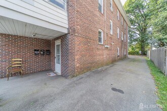 42 Crosby Ave in Edison, NJ - Building Photo - Building Photo