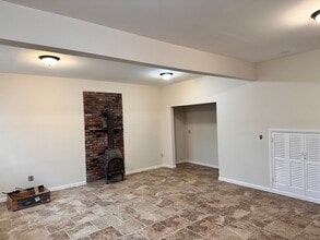 15 Cottage Rd in Hopewell Junction, NY - Foto de edificio - Building Photo