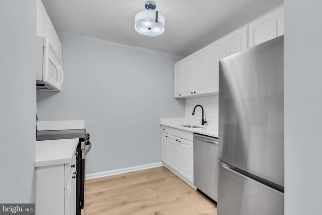 property at 3245 Rio Dr