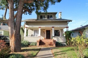 4815 SE 75th Ave in Portland, OR - Building Photo