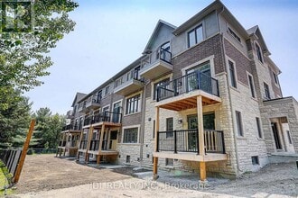 1 W Vlg Ln in Markham, ON - Building Photo - Building Photo