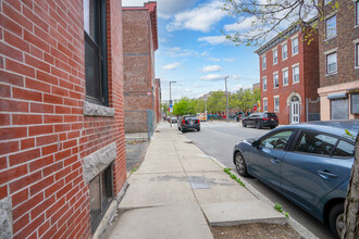 155 Cottage St in East Boston, MA - Building Photo - Building Photo