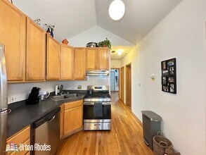 1033 N Mozart St, Unit J02P in Chicago, IL - Building Photo - Building Photo