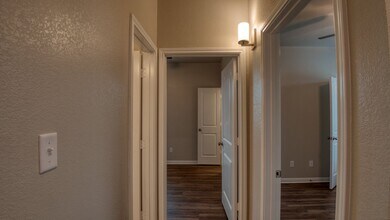 2200 John Ross Ct in Bryan, TX - Building Photo - Building Photo