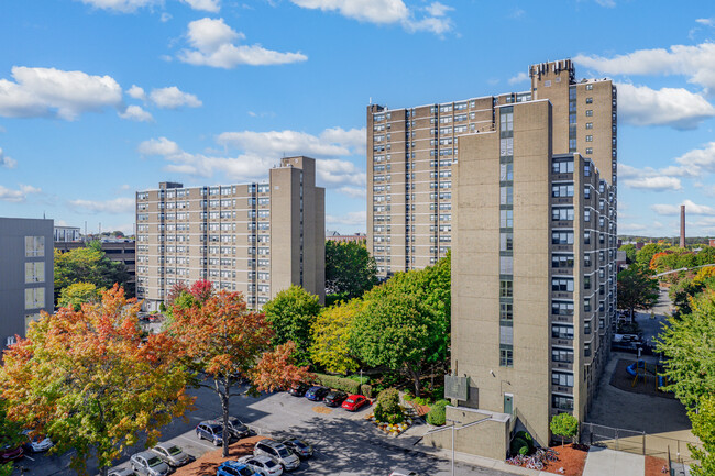 River Place Towers in Lowell, MA - Building Photo - Building Photo