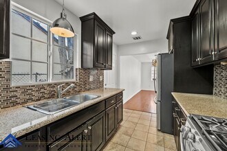 7800 Lindley Ave in Los Angeles, CA - Building Photo - Building Photo