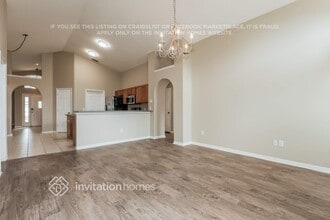 7029 Colony Pointe Dr, Unit 6 in Riverview, FL - Foto de edificio - Building Photo