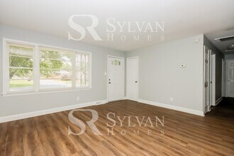 1901 Northbrook Dr in Charlotte, NC - Building Photo - Building Photo