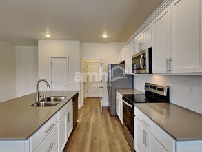 740 Dudley St in Enumclaw, WA - Building Photo - Building Photo