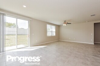 1026 Oak Vly Dr in Auburndale, FL - Building Photo - Building Photo