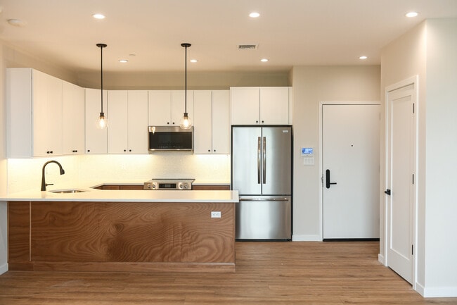 135 E Park Ave