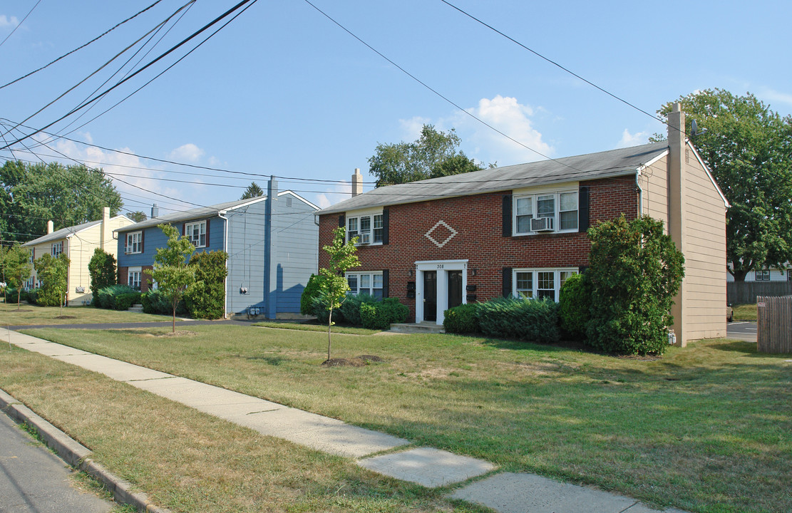 300-312 W Adams Ave in Magnolia, NJ - Building Photo