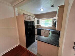 695 NE 81st St in Miami, FL - Building Photo - Building Photo