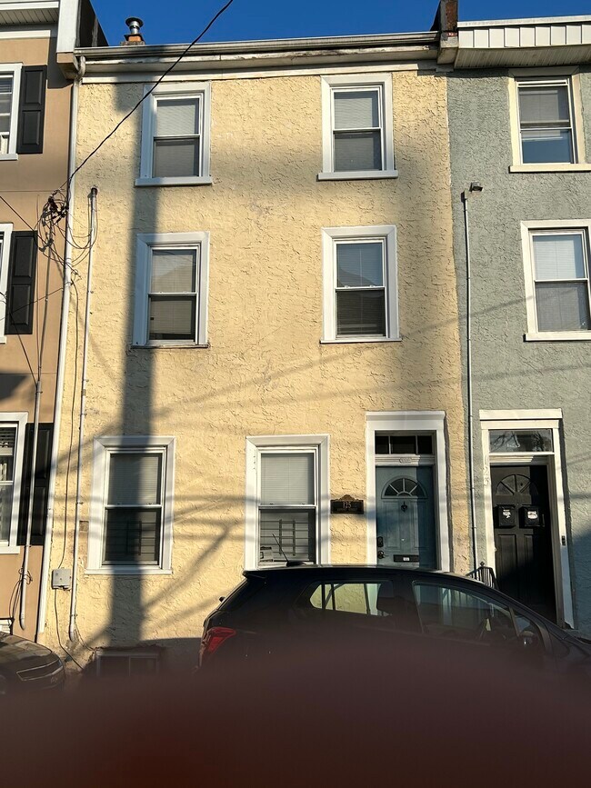 125 DuPont St Rentals in Philadelphia, PA