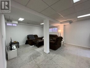 82 Rush Rd in Aurora, ON - Building Photo - Building Photo