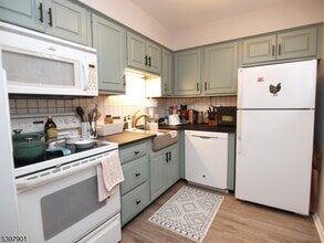 520 Turnpike C125 Tpke in Pompton Plains, NJ - Building Photo - Building Photo