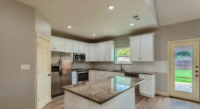 5618 Kerry Ln in Garland, TX - Building Photo - Building Photo