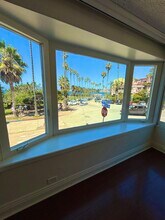8040 Girard Ave, Unit 5 in La Jolla, CA - Foto de edificio - Building Photo