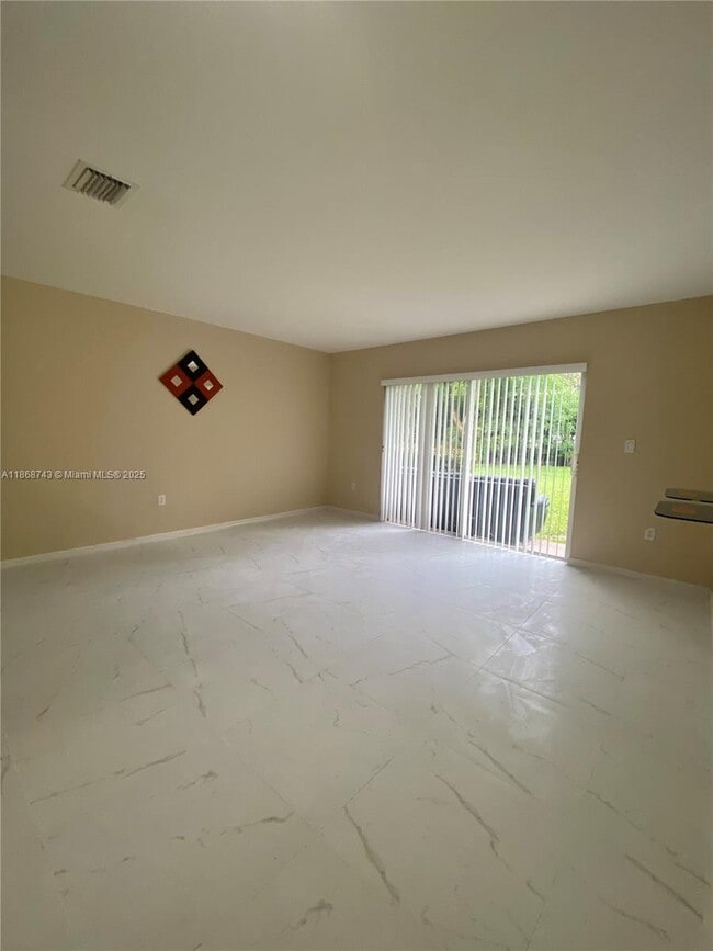 3135 SW 128th Ave in Miramar, FL - Building Photo - Building Photo