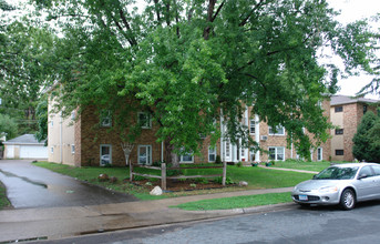 Virginia Estates Apartments in St. Louis Park, MN - Building Photo - Building Photo