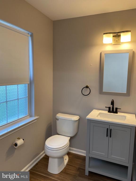 property at 3024 Juniper Ln