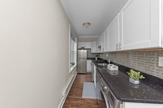 915 W Waveland Ave in Chicago, IL - Foto de edificio - Building Photo