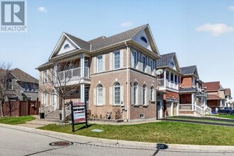 12 Smoothwater Terrace in Markham, ON - Building Photo - Building Photo
