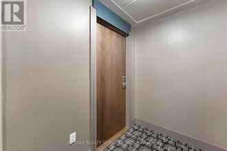 3975-3975 Grand Park Dr in Mississauga, ON - Building Photo - Building Photo