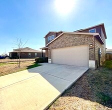 10803 Balmorhea in San Antonio, TX - Building Photo - Building Photo