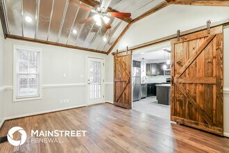 241 Sommerset Dr in Clayton, NC - Foto de edificio - Building Photo