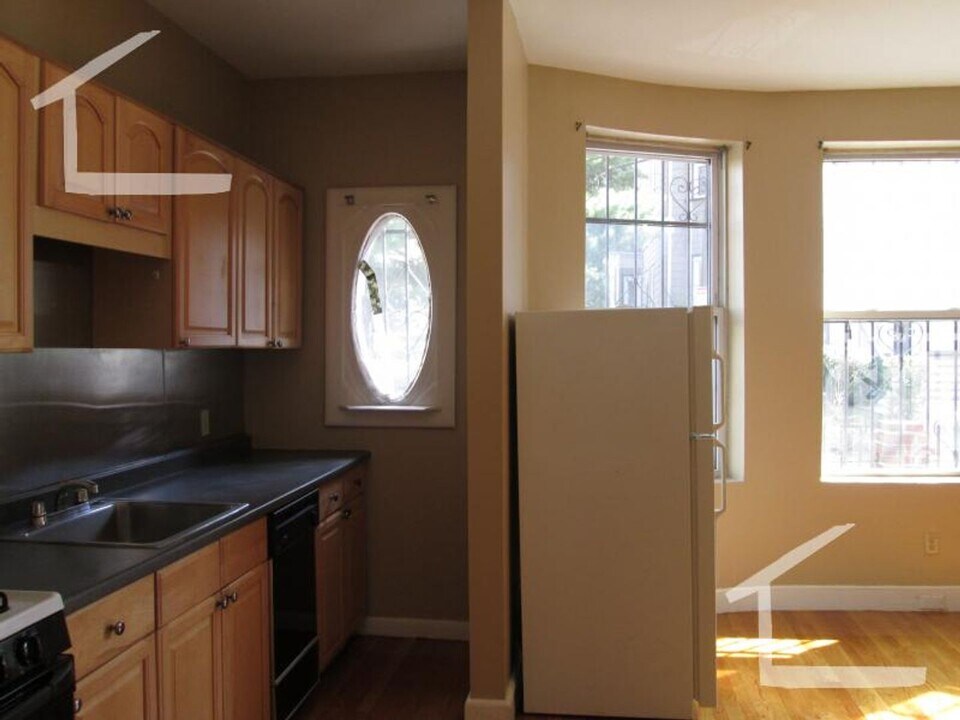 9 Highgate St in Boston, MA - Building Photo