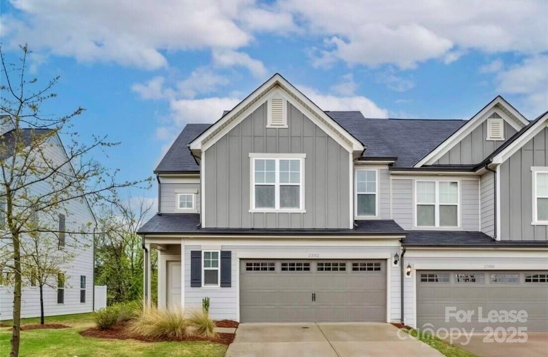 13124 Rover St in Charlotte, NC - Building Photo