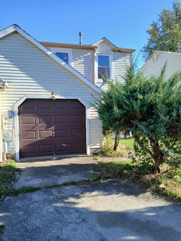 property at 7 Ark Ct