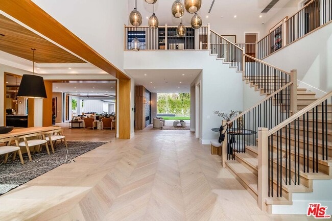 15907 Valley Vista Blvd in Los Angeles, CA - Building Photo - Building Photo