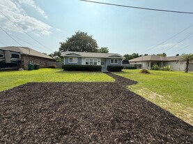 114 Ridgewood Ave in Mary Esther, FL - Building Photo