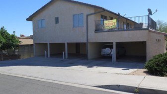 731 Upton Dr in Barstow, CA - Foto de edificio - Building Photo