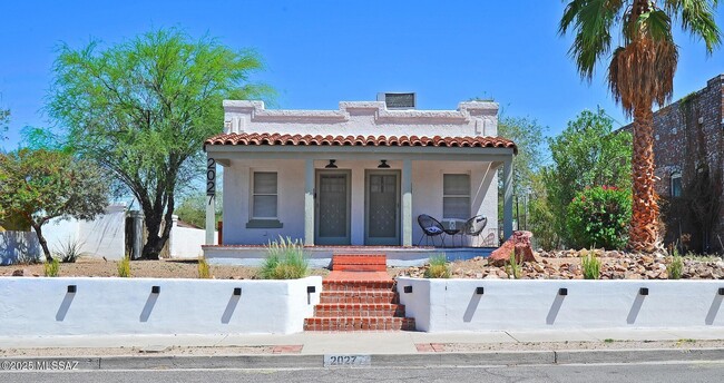 2027 E Hawthorne St in Tucson, AZ - Building Photo - Building Photo