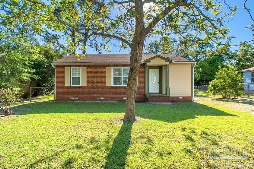 207 Berry Rd in Pensacola, FL - Building Photo