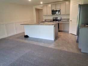 38336 Sonnet Landing Ave in Zephyrhills, FL - Foto de edificio - Building Photo