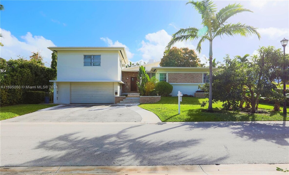 2829 Regatta Ave in Miami Beach, FL - Foto de edificio