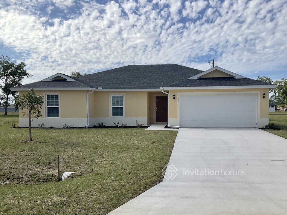 16046 Juarez Cir in Punta Gorda, FL - Building Photo