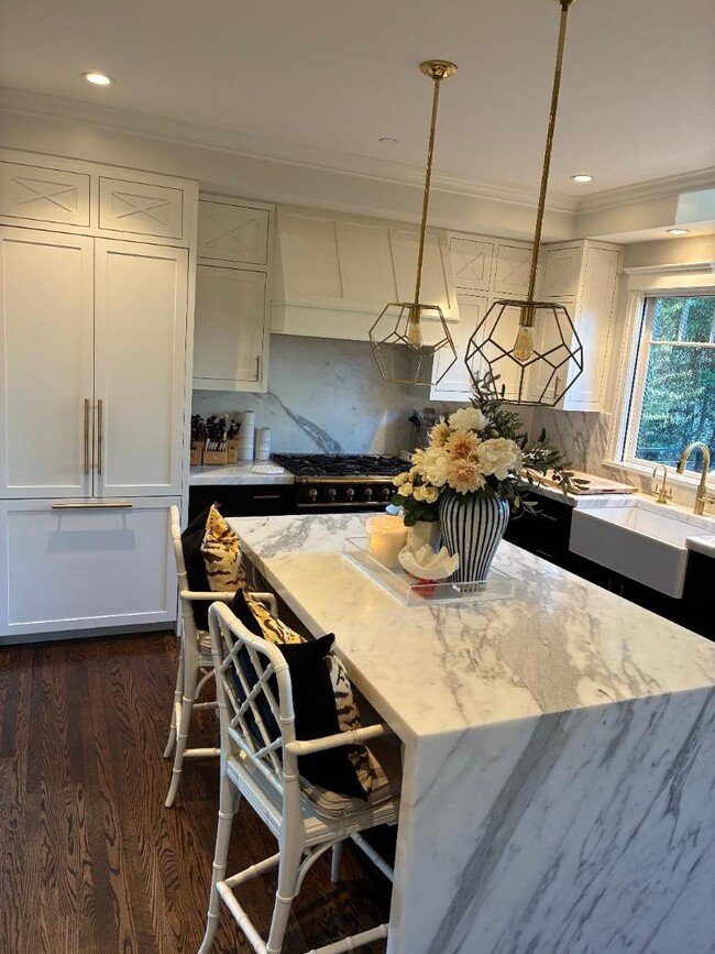 212 Dwight Rd in Burlingame, CA - Building Photo - Building Photo