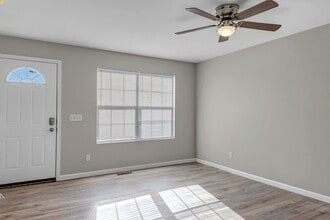 21 Nassau Dr in Moscow Mills, MO - Foto de edificio - Building Photo