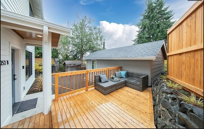 6252 52nd Ave NE in Seattle, WA - Building Photo - Building Photo